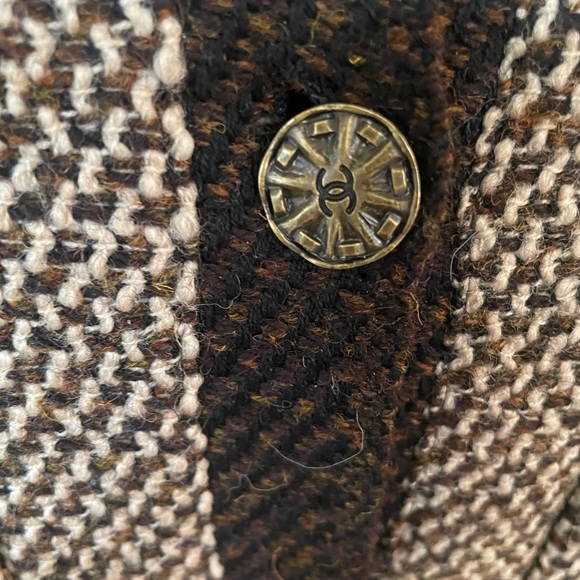 CHANEL Brown and Cream Wool Tweed Boucle Skirt Suit- French Size 40/ US 8 - Picture 7 of 16